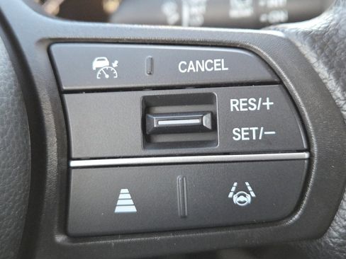 Used 2023 Honda HR-V LX image 5