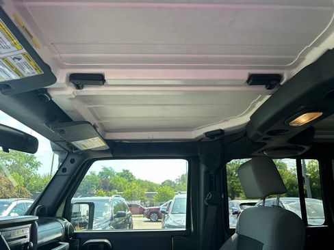 Used 2008 Jeep Wrangler Unlimited X AWD/4WD image 25