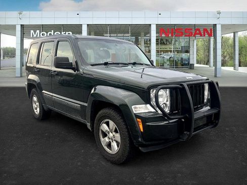 Used 2011 Jeep Liberty Sport image 7