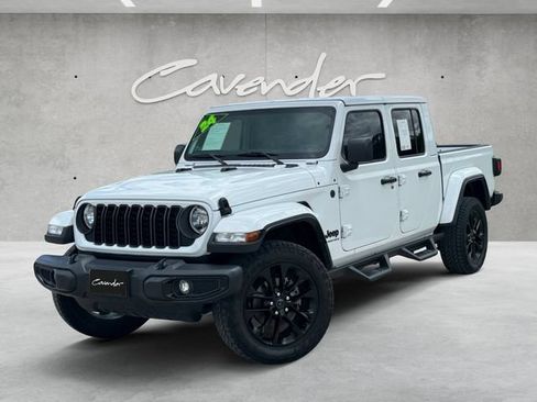Used 2024 Jeep Gladiator Sport AWD/4WD image 1