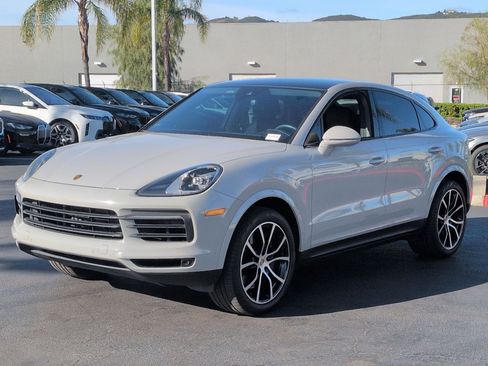 Used 2022 Porsche Cayenne Coupe image 5