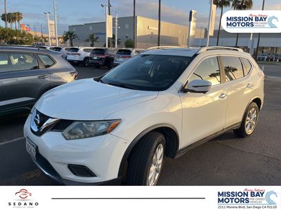 Used 2016 Nissan Rogue SV w/ SV Premium Package