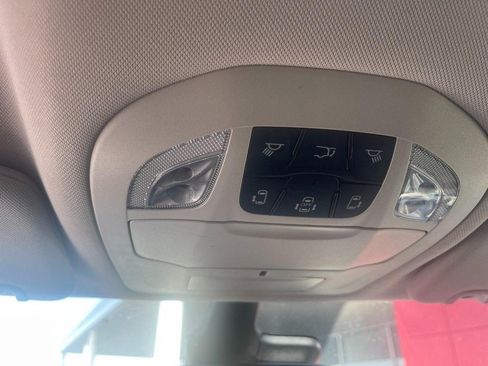 Used 2023 Chrysler Voyager LX FWD image 30