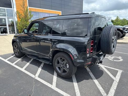 Used 2024 Land Rover Defender 110 X-Dynamic SE AWD/4WD image 4