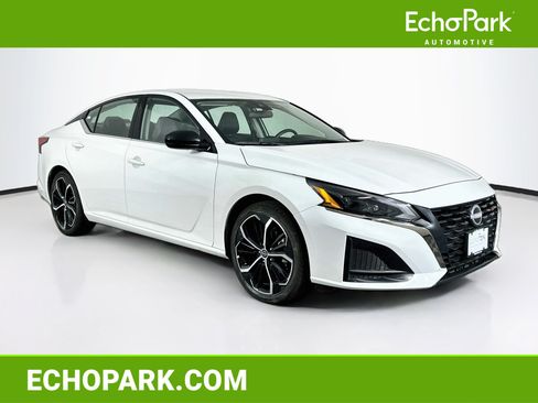 Used 2025 Nissan Altima 2.5 SR FWD image 1