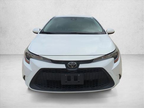 Used 2020 Toyota Corolla LE image 2