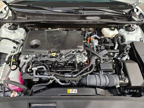 Used 2025 Toyota Camry XSE image 19