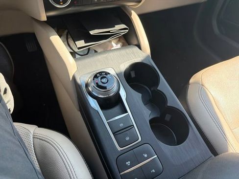 Used 2020 Ford Escape Titanium AWD/4WD image 13
