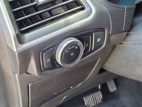 Used 2023 Ford Edge SEL image 17