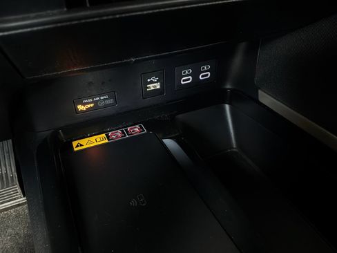 Used 2025 Toyota Camry LE FWD image 24