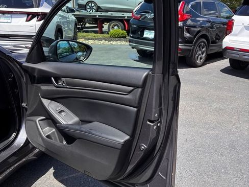 Used 2018 Honda Accord LX image 43