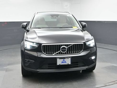 Used 2023 Volvo XC40 B5 Ultimate w/ Protection Package Premier AWD/4WD image 2