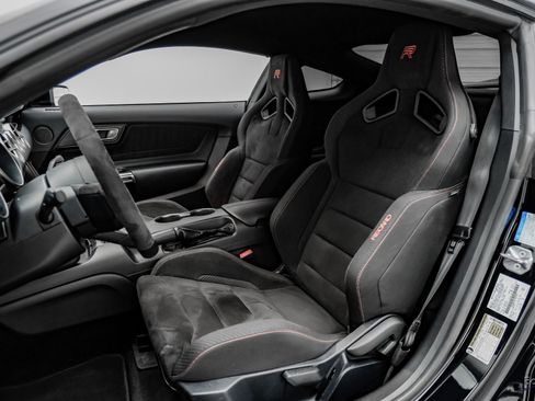 Used 2018 Ford Mustang Shelby GT350R w/ GT350R Equipment Group 920A RWD image 32