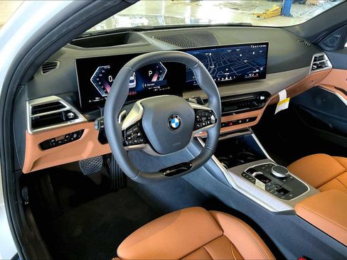 Used 2025 BMW 330i xDrive Sedan w/ Premium Package image 8