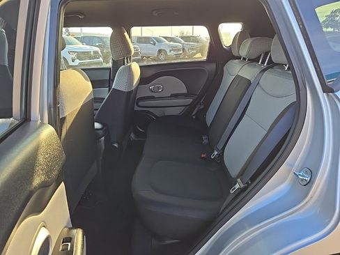 Used 2018 Kia Soul image 19