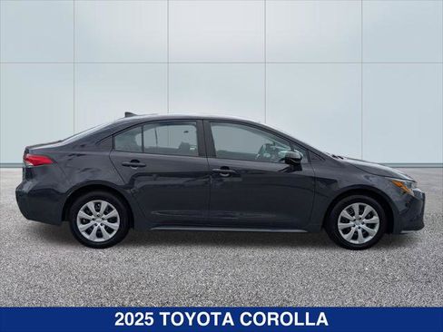 Used 2025 Toyota Corolla LE FWD image 6