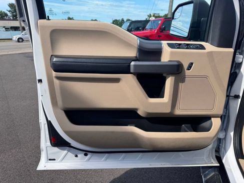 Used 2016 Ford F150 XLT w/ Equipment Group 301A Mid AWD/4WD image 9