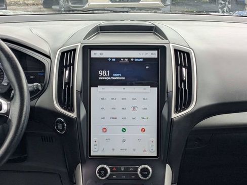 Used 2023 Ford Edge SEL image 17