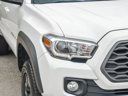 Used 2022 Toyota Tacoma TRD Off-Road image 4