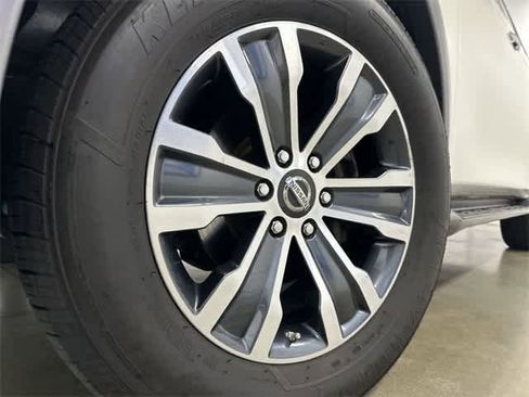 Used 2020 Nissan Armada SL w/ Premium Package image 29