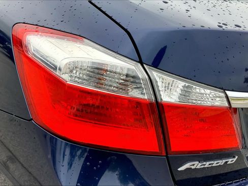 Used 2013 Honda Accord LX image 29