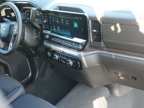 Used 2024 Chevrolet Silverado 1500 LT RWD image 27