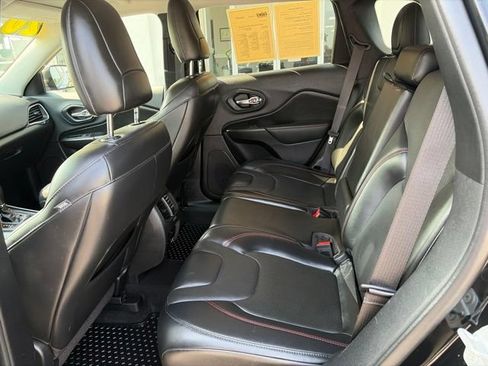 Used 2020 Jeep Cherokee Trailhawk AWD/4WD image 14