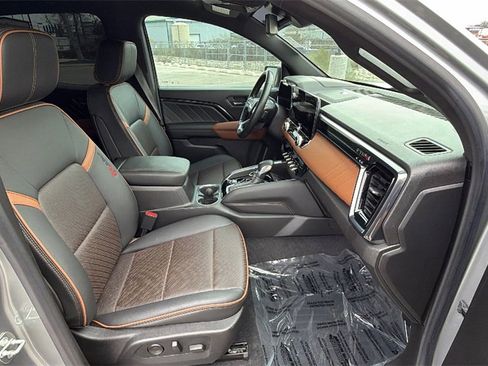 Used 2023 GMC Canyon AT4 w/ AT4 Premium Package image 45