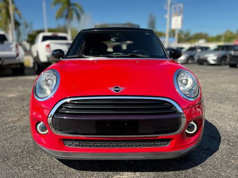 Used 2021 MINI Cooper 4-Door Hardtop image 3