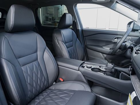 New 2026 Nissan Rogue Platinum image 26