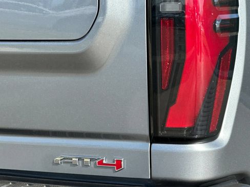 Certified 2025 GMC Sierra 2500 AT4 w/ AT4 Premium Plus Package AWD/4WD image 28