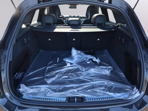 Used 2026 Mercedes-Benz GLC 300 4MATIC image 12