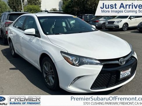 Used 2016 Toyota Camry SE FWD image 1