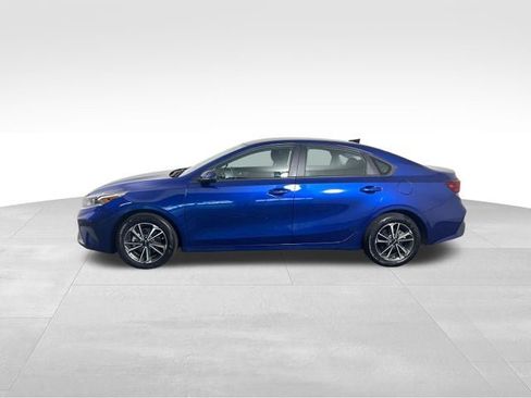 Used 2024 Kia Forte LXS w/ LXS Technology Package FWD image 2