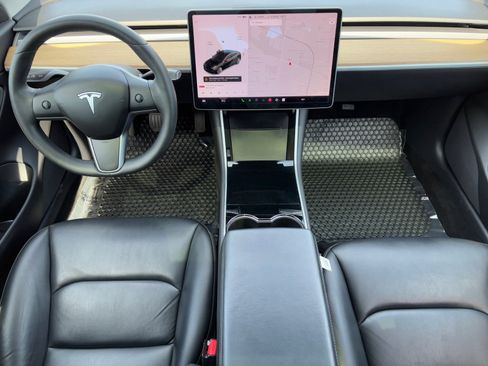 Used 2019 Tesla Model 3 Standard Range Plus image 12