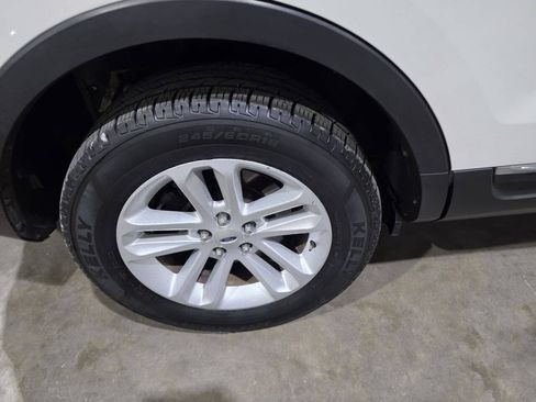 Used 2013 Ford Explorer XLT AWD/4WD image 21