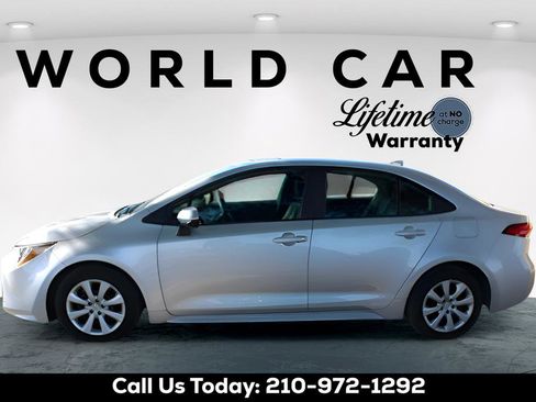 Used 2025 Toyota Corolla LE FWD image 4