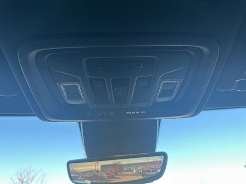 Used 2024 GMC Sierra 1500 AT4 w/ Technology Package image 7