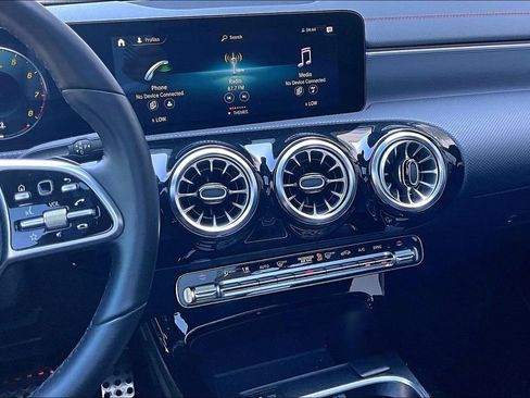 Used 2022 Mercedes-Benz CLA 250 4MATIC image 6