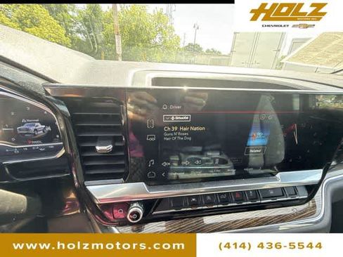 Certified 2022 GMC Sierra 1500 Elevation w/ LPO, Elevation Black Package AWD/4WD image 13