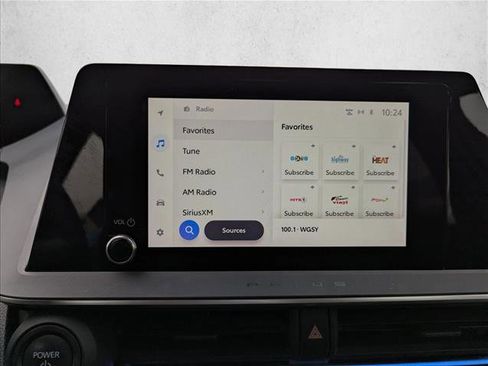 Used 2023 Toyota Prius XLE image 17