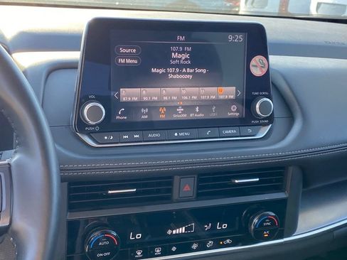 Used 2025 Nissan Rogue SV AWD/4WD image 12