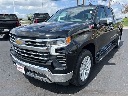 Used 2023 Chevrolet Silverado 1500 LTZ w/ Technology Package AWD/4WD image 9