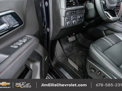 Used 2025 Chevrolet Suburban RST w/ Comfort Package image 9