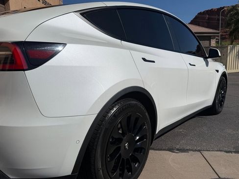 Used 2021 Tesla Model Y Long Range AWD/4WD image 24