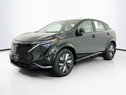 Used 2024 Nissan Ariya AWD image 3