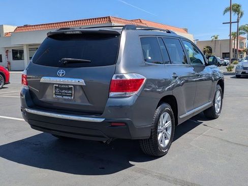 Used 2013 Toyota Highlander Plus FWD image 5