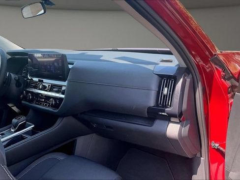Certified 2026 Nissan Pathfinder SV AWD/4WD image 15