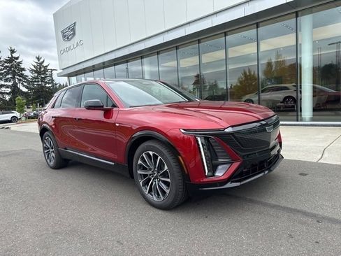 New 2025 Cadillac Lyriq Sport image 5