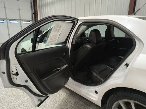 Used 2010 Ford Fusion SEL FWD image 16